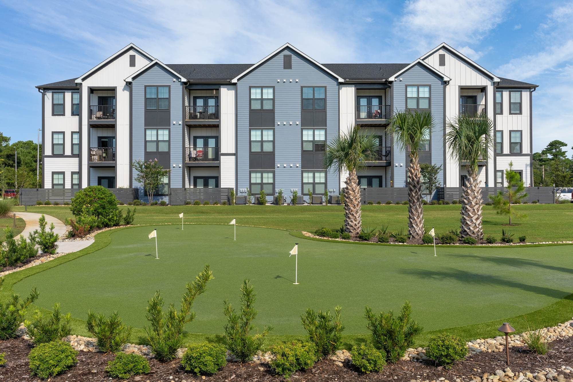 Putting green at Evolve St. James