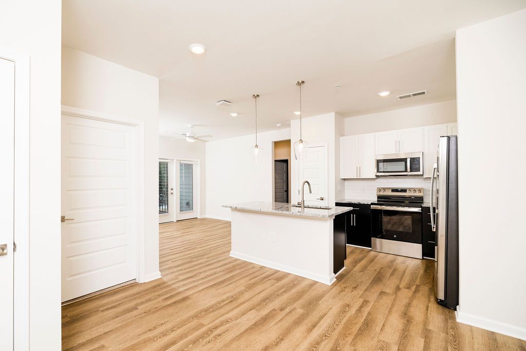 Interior image of the kitchen at Evolve St. James